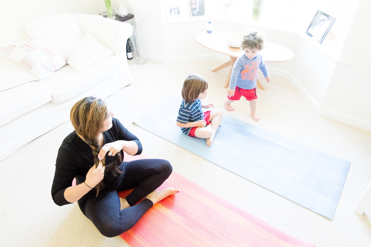 yoga with kids-Honest MUm