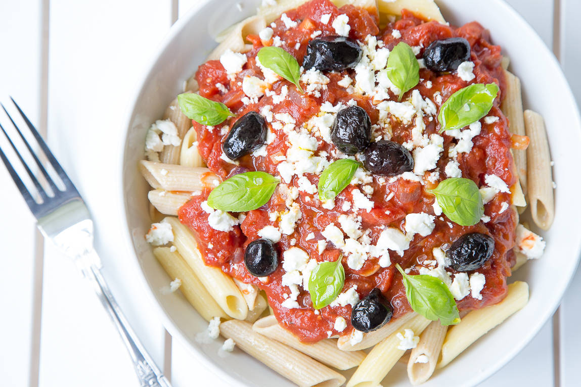 penne with tomato and black