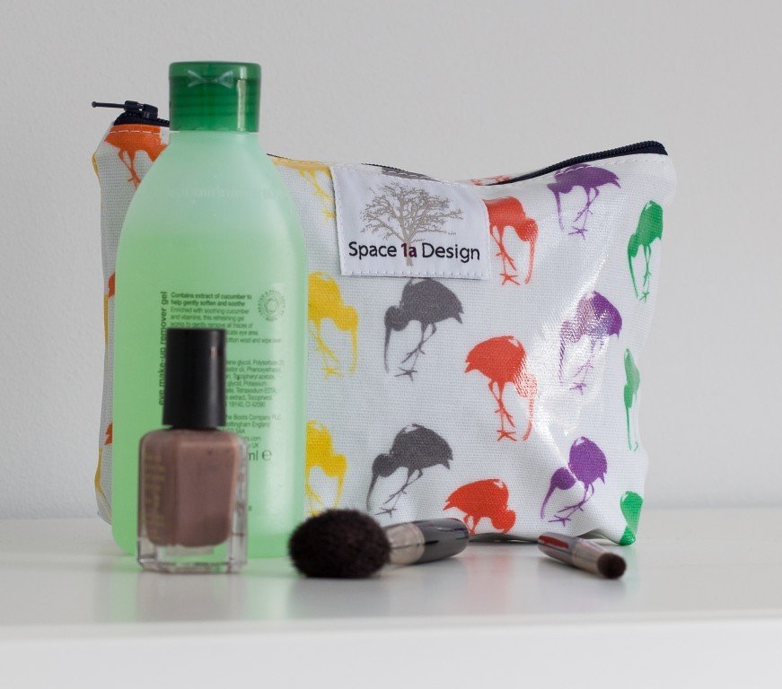 Kiwi Spendour Make Up Cosmetic Bag