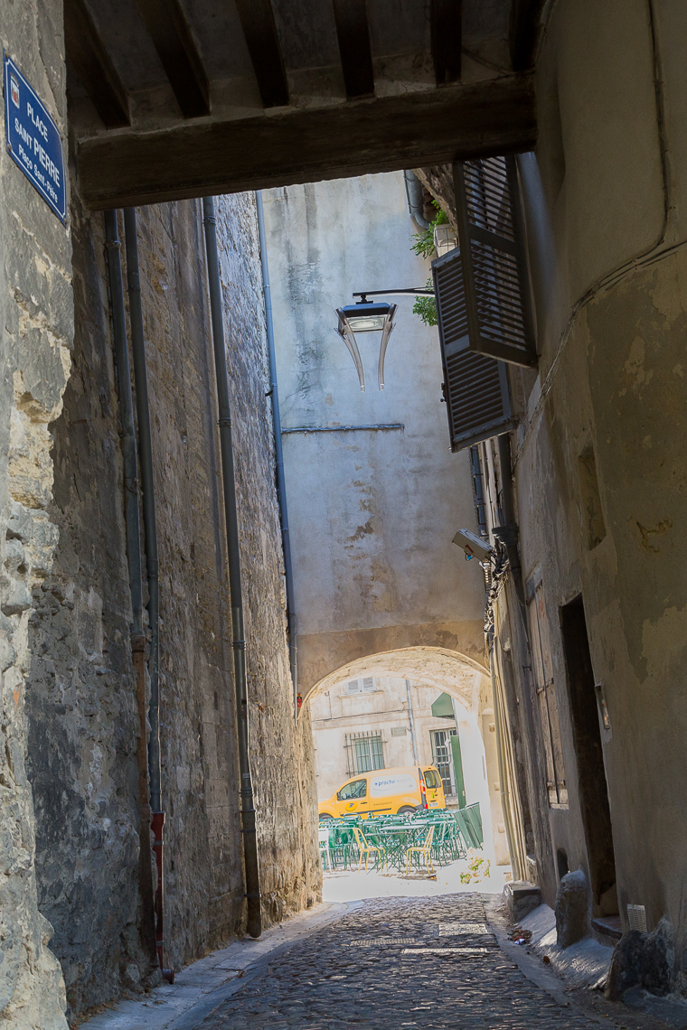 passageway in Avignon