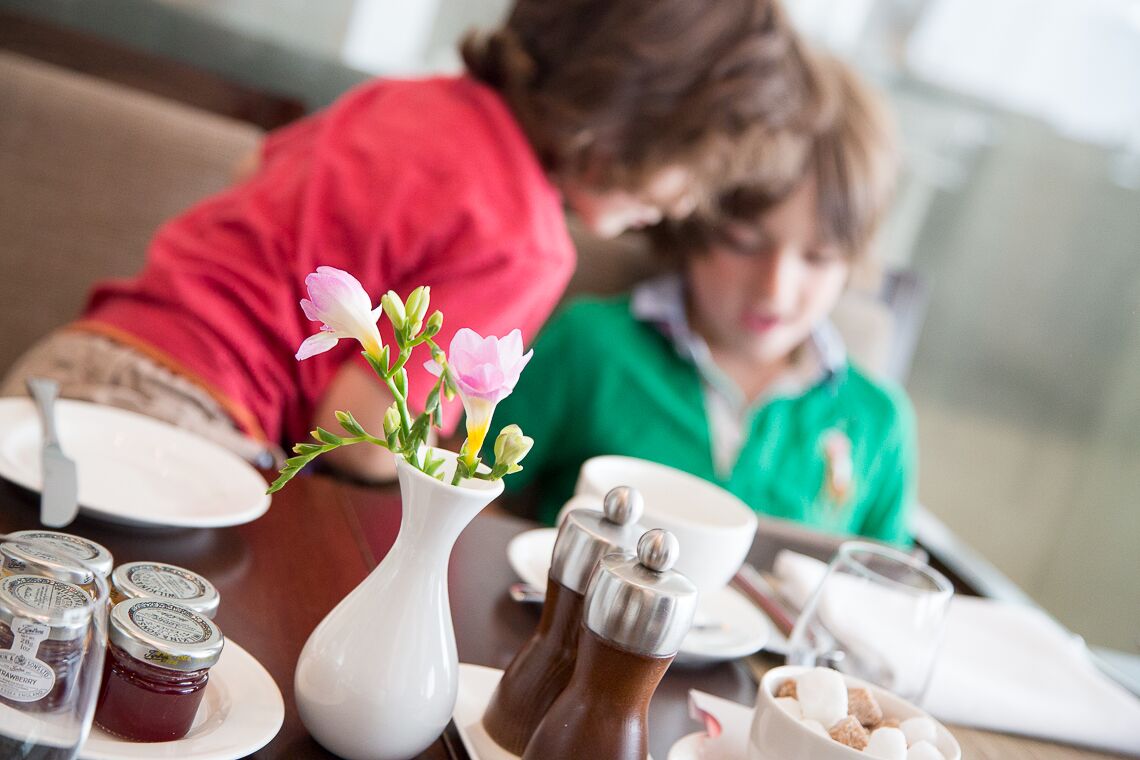 kids eating breakfast at the Royal Garden Hotel