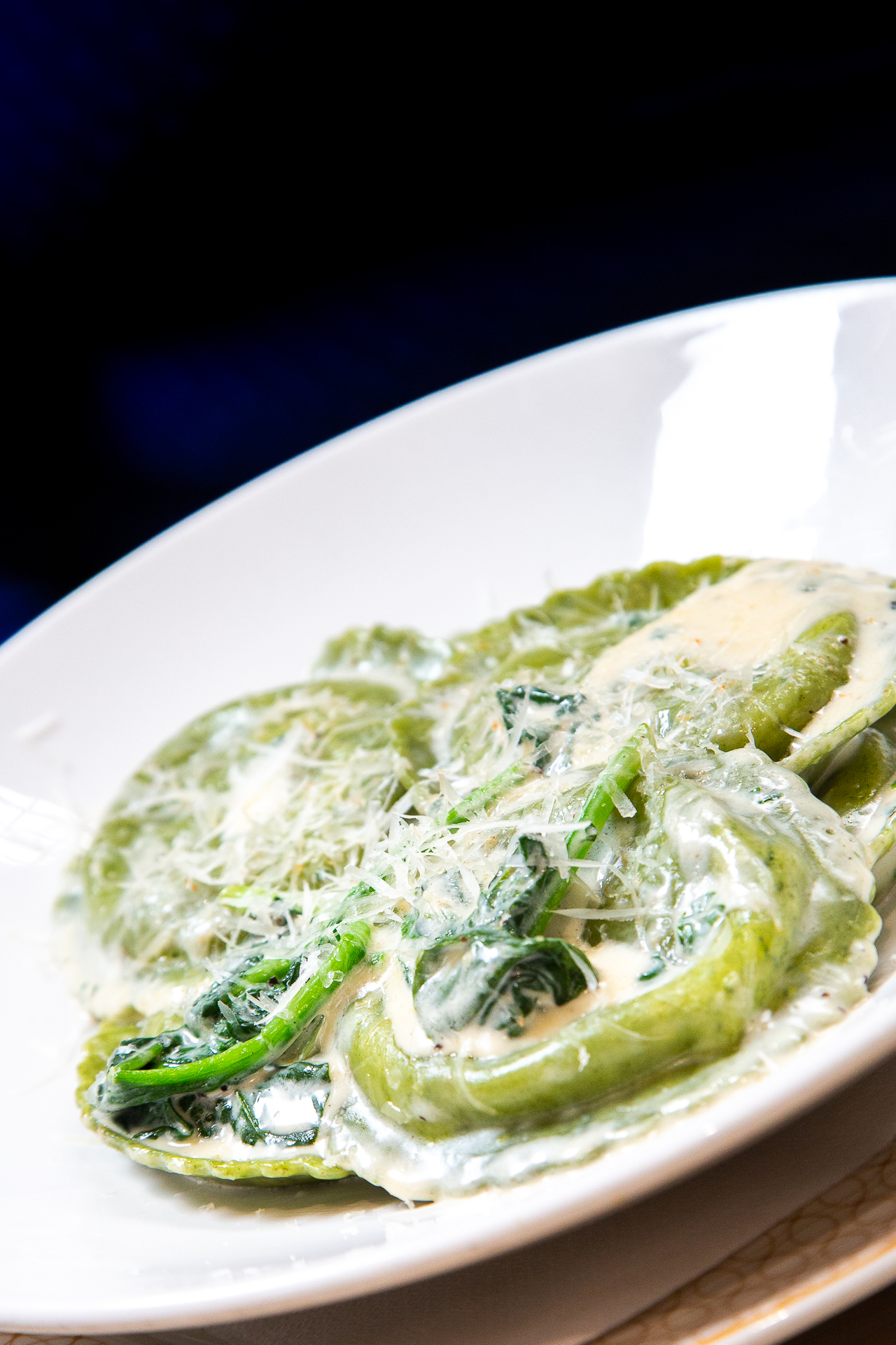 SPINACH & RICOTTA GIRASOLE 11.95 Meaning 'sunflower', these pretty pasta parcels are served with spinach and a mascarpone cream sauce.