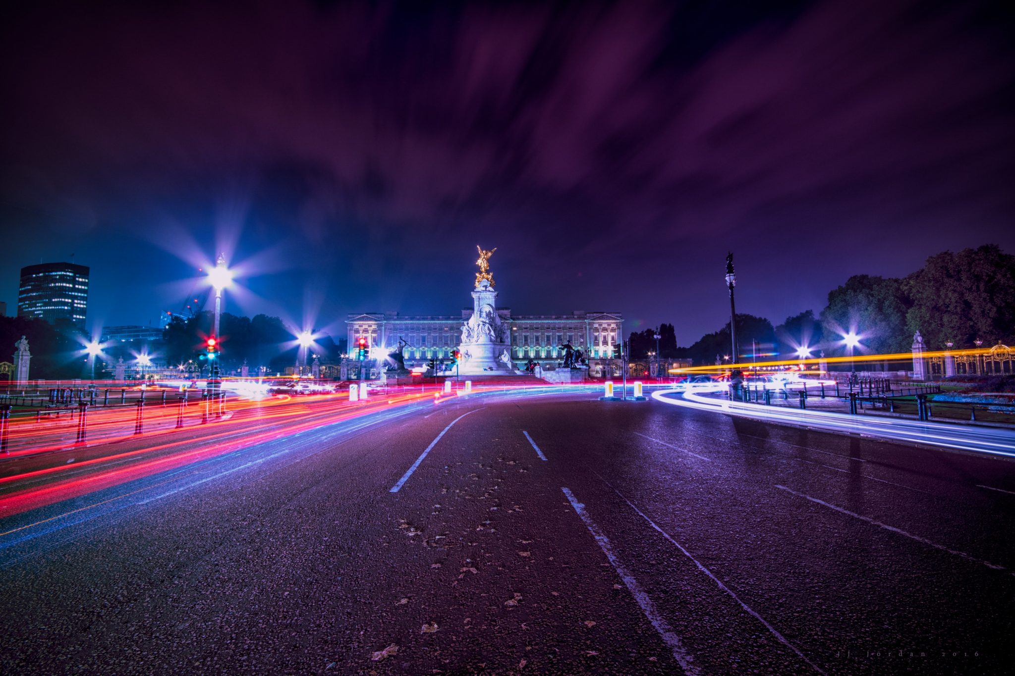 Buckingham Palace by night
