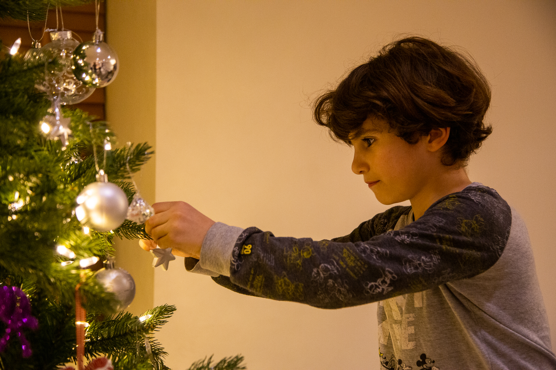 Honest Mum's son decorates the Christmas Tree