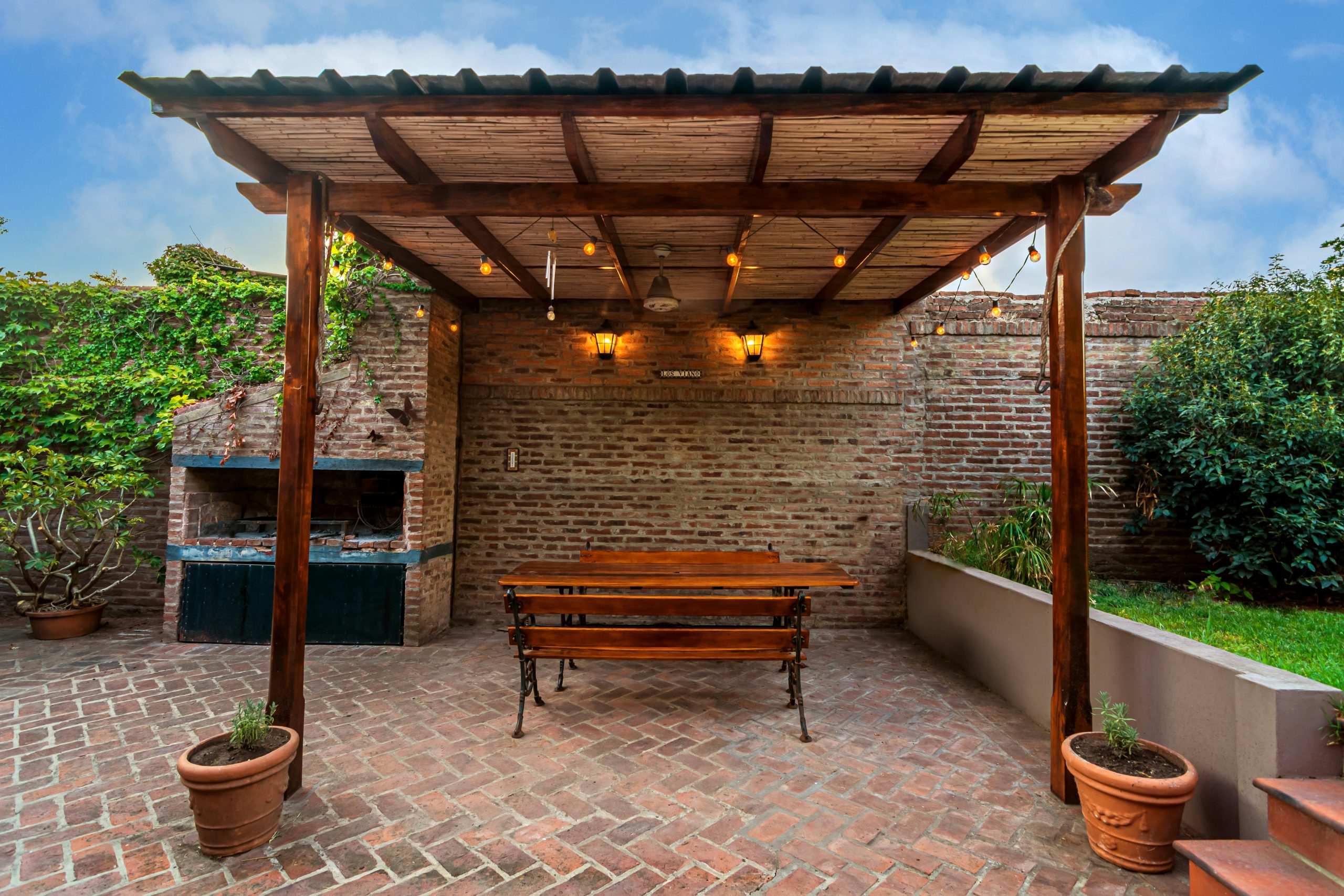 Why Homeowners Prefer Diamond Decks TX for Custom Outdoor Designs